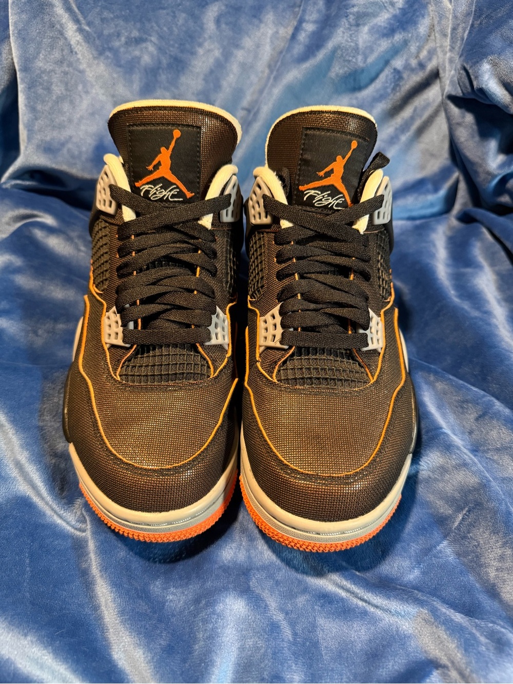 Air Jordan 4 Retro Women’s size 8